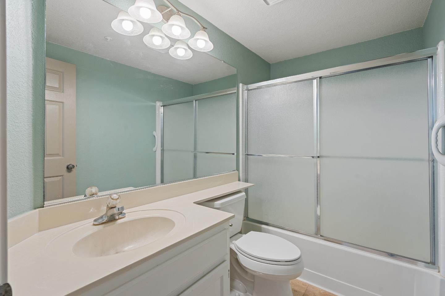 Detail Gallery Image 30 of 60 For 1258 De Cunha Ct, Salinas,  CA 93906 - 5 Beds | 3 Baths