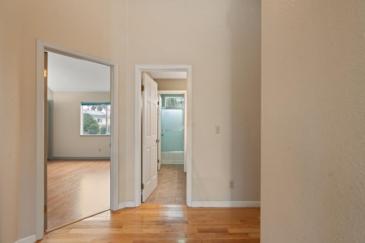 Detail Gallery Image 32 of 60 For 1258 De Cunha Ct, Salinas,  CA 93906 - 5 Beds | 3 Baths