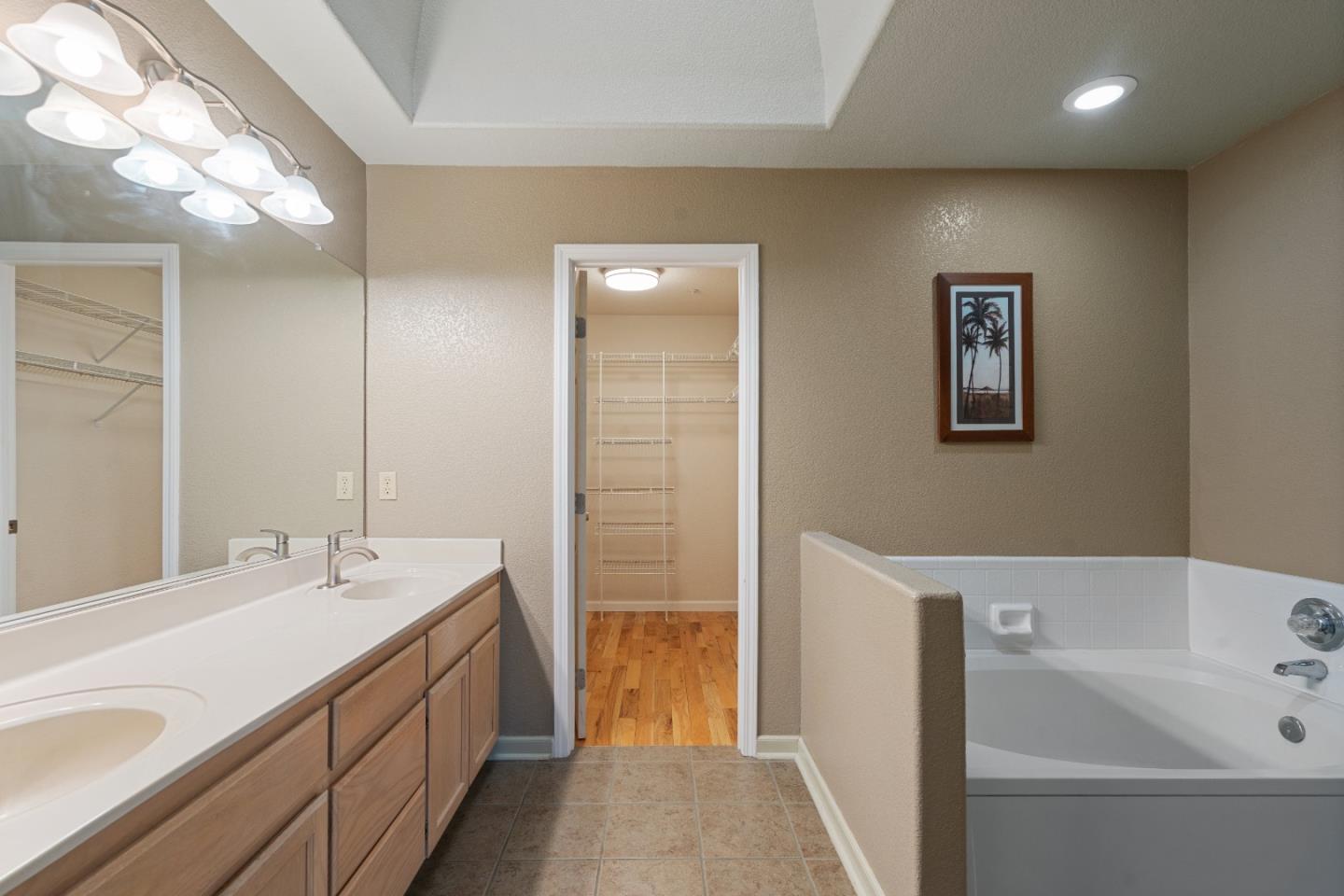 Detail Gallery Image 37 of 60 For 1258 De Cunha Ct, Salinas,  CA 93906 - 5 Beds | 3 Baths