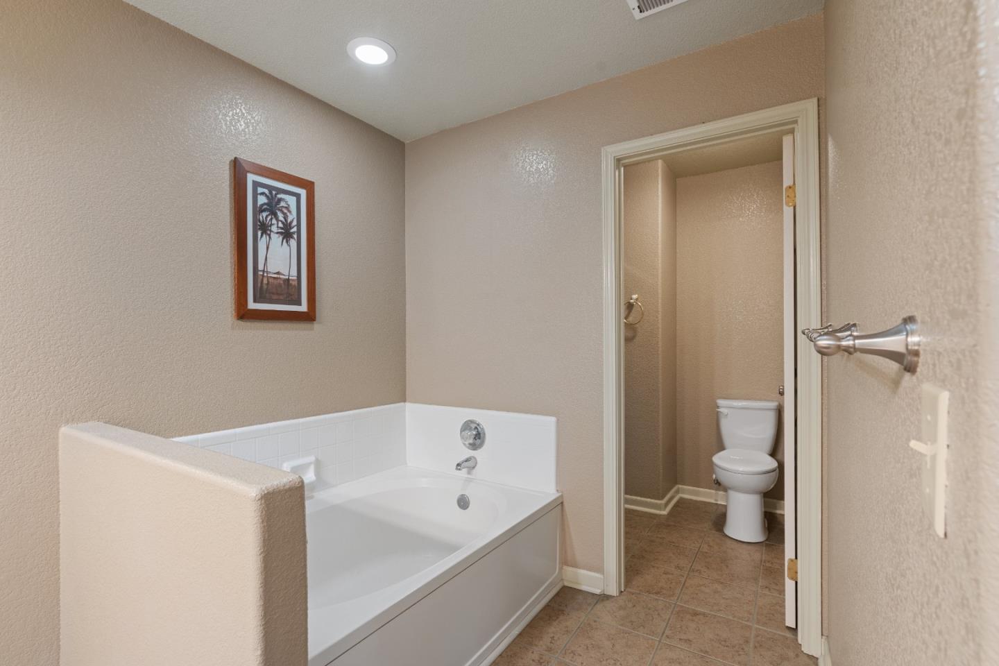 Detail Gallery Image 38 of 60 For 1258 De Cunha Ct, Salinas,  CA 93906 - 5 Beds | 3 Baths