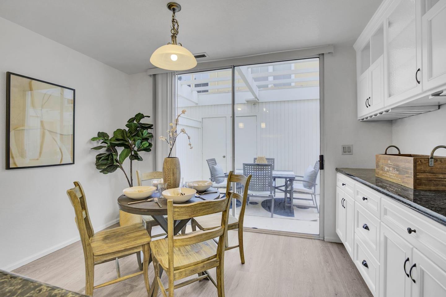 Detail Gallery Image 17 of 48 For 441 Camille Cir #13,  San Jose,  CA 95134 - 3 Beds | 2/1 Baths