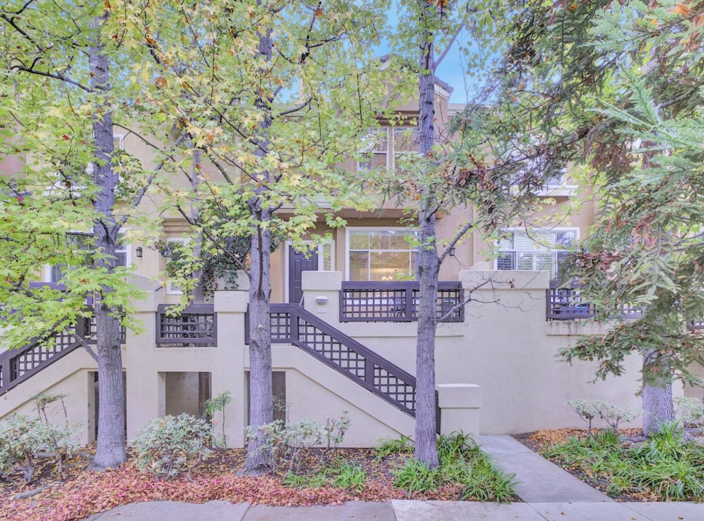 Detail Gallery Image 4 of 48 For 441 Camille Cir #13,  San Jose,  CA 95134 - 3 Beds | 2/1 Baths