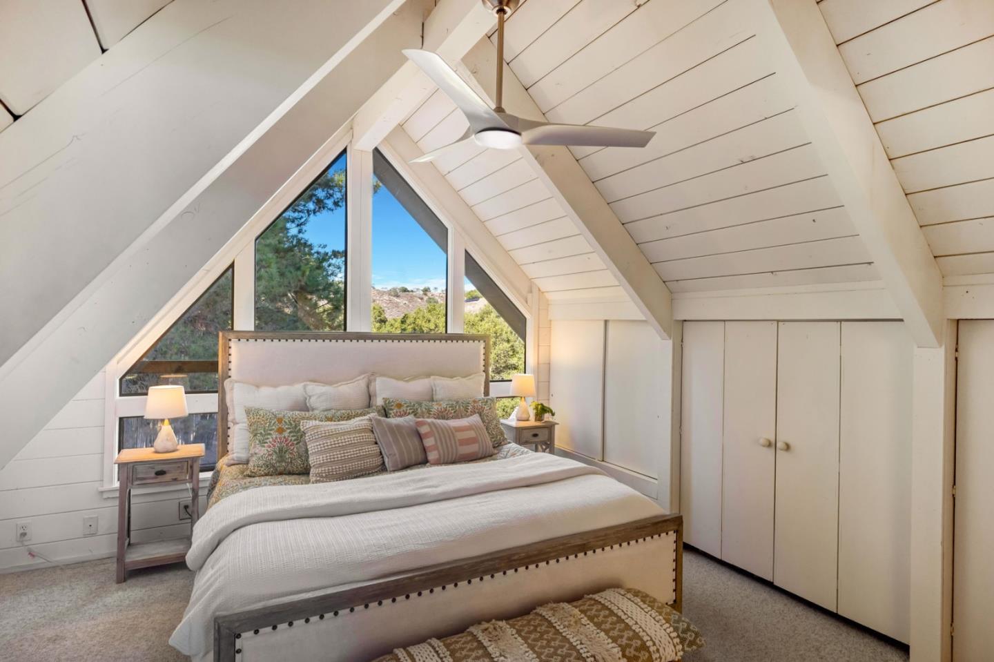 Detail Gallery Image 12 of 28 For 412 Corral De Tierra Rd, Salinas,  CA 93908 - 2 Beds | 3 Baths