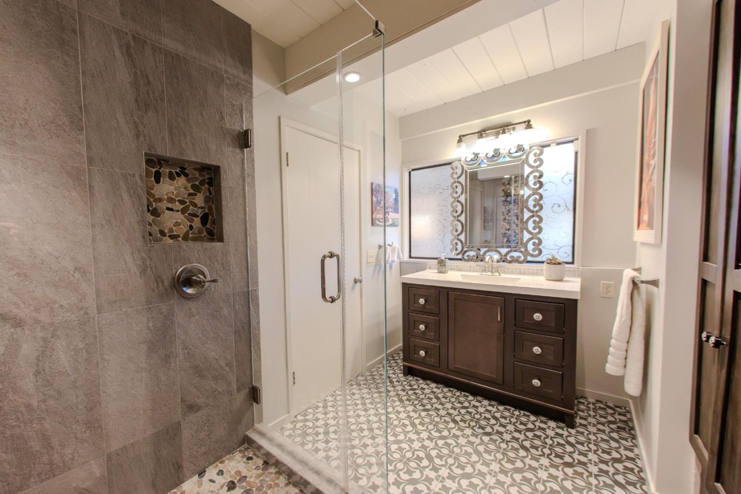 Detail Gallery Image 14 of 28 For 412 Corral De Tierra Rd, Salinas,  CA 93908 - 2 Beds | 3 Baths