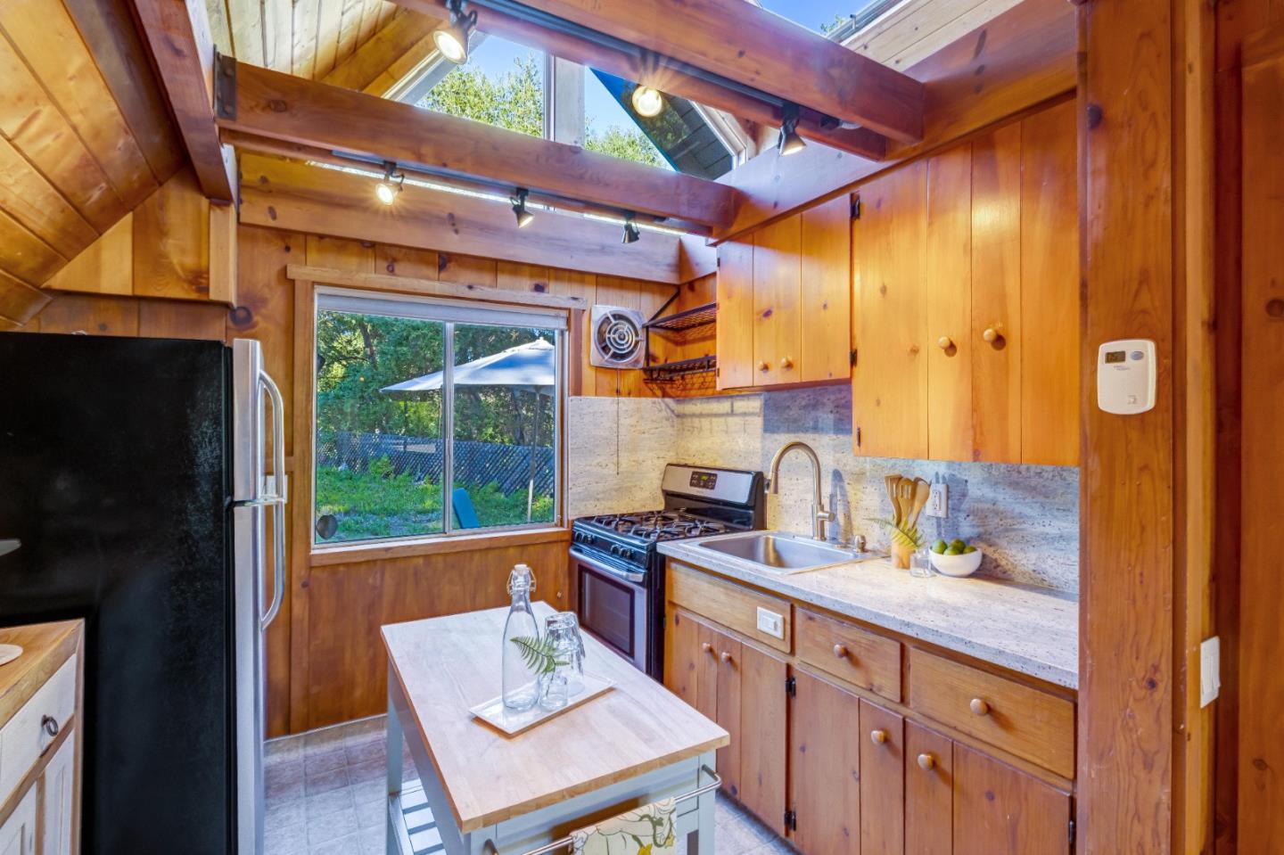 Detail Gallery Image 25 of 28 For 412 Corral De Tierra Rd, Salinas,  CA 93908 - 2 Beds | 3 Baths