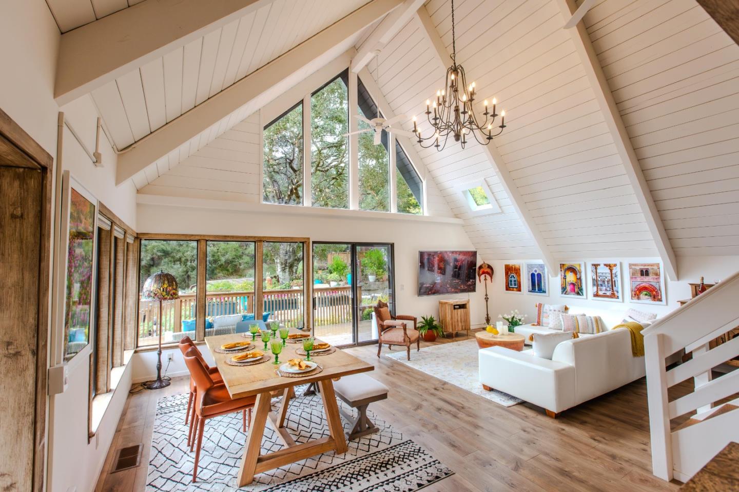 Detail Gallery Image 8 of 28 For 412 Corral De Tierra Rd, Salinas,  CA 93908 - 2 Beds | 3 Baths