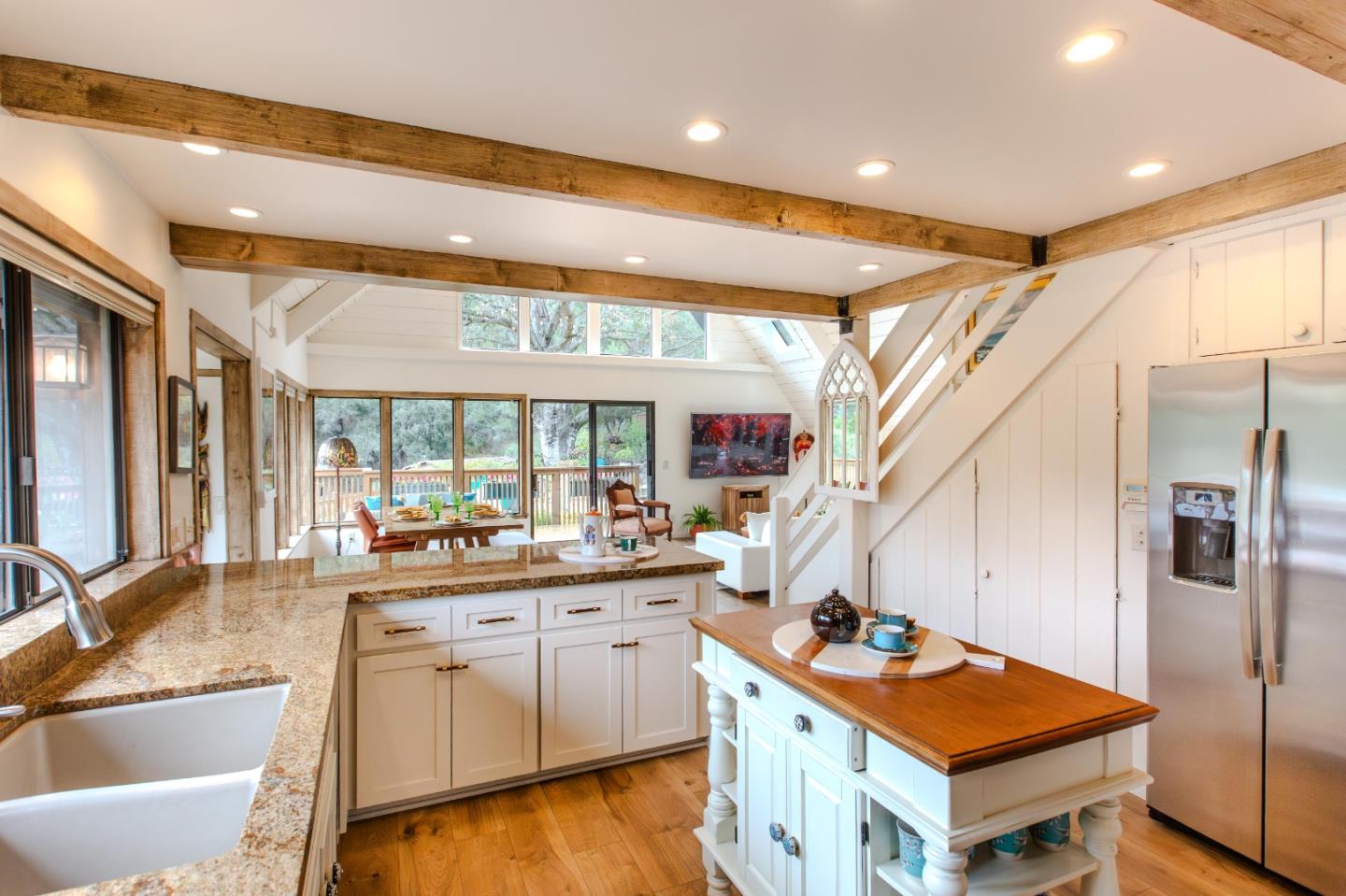 Detail Gallery Image 9 of 28 For 412 Corral De Tierra Rd, Salinas,  CA 93908 - 2 Beds | 3 Baths