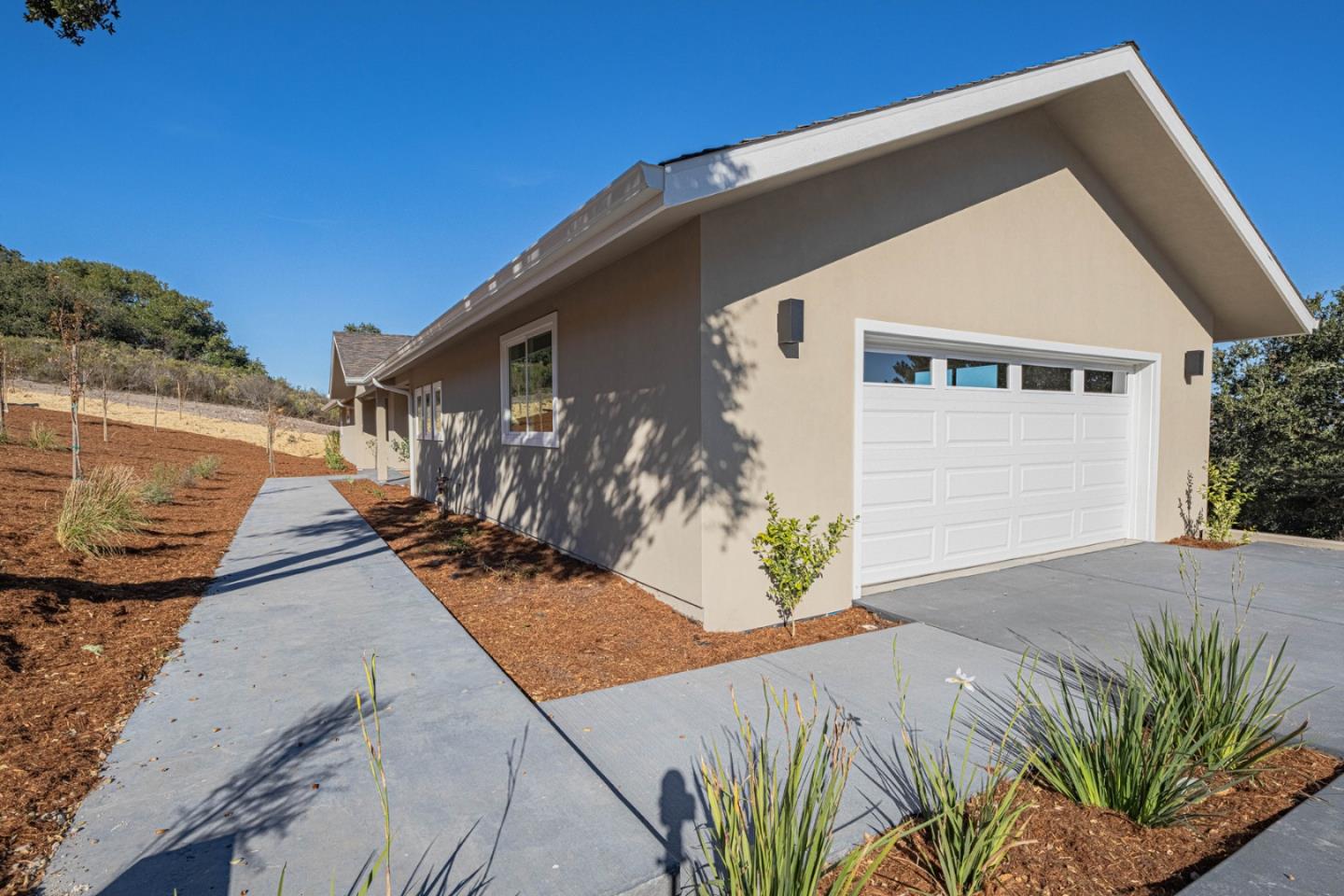 Detail Gallery Image 4 of 43 For 26135 Laureles Grade, Carmel Valley,  CA 93924 - 3 Beds | 2/1 Baths
