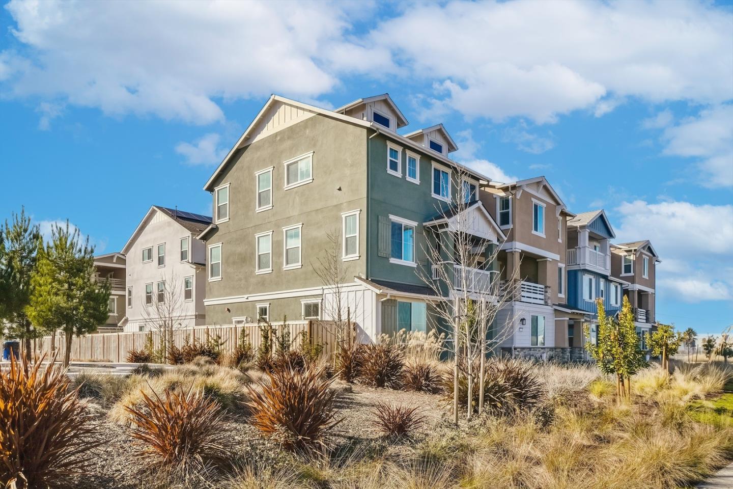 Detail Gallery Image 37 of 50 For 37119 Hickory St, Newark,  CA 94560 - 3 Beds | 3/1 Baths