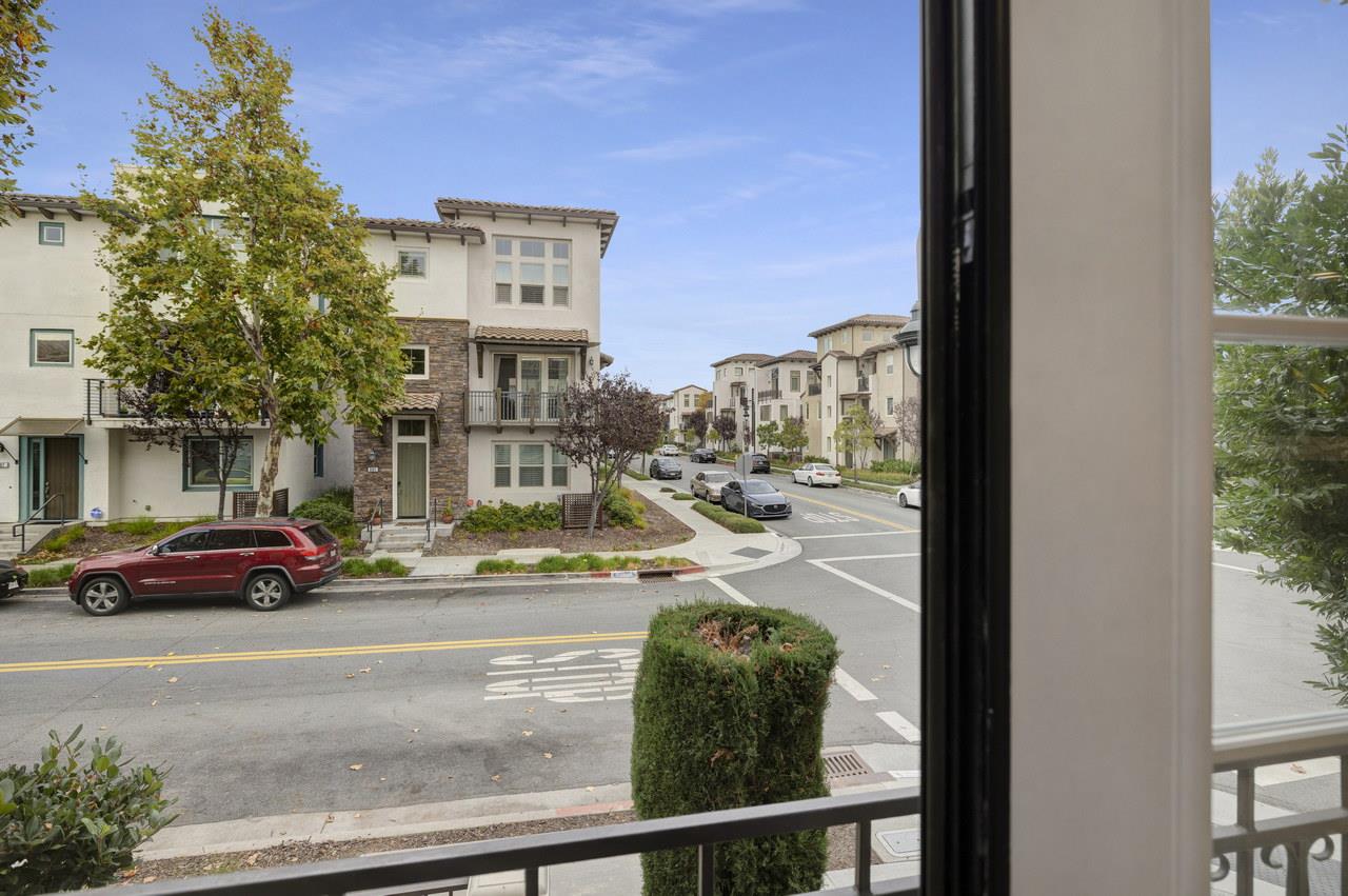 Detail Gallery Image 13 of 66 For 302 Adeline Ave, San Jose,  CA 95136 - 3 Beds | 3/1 Baths