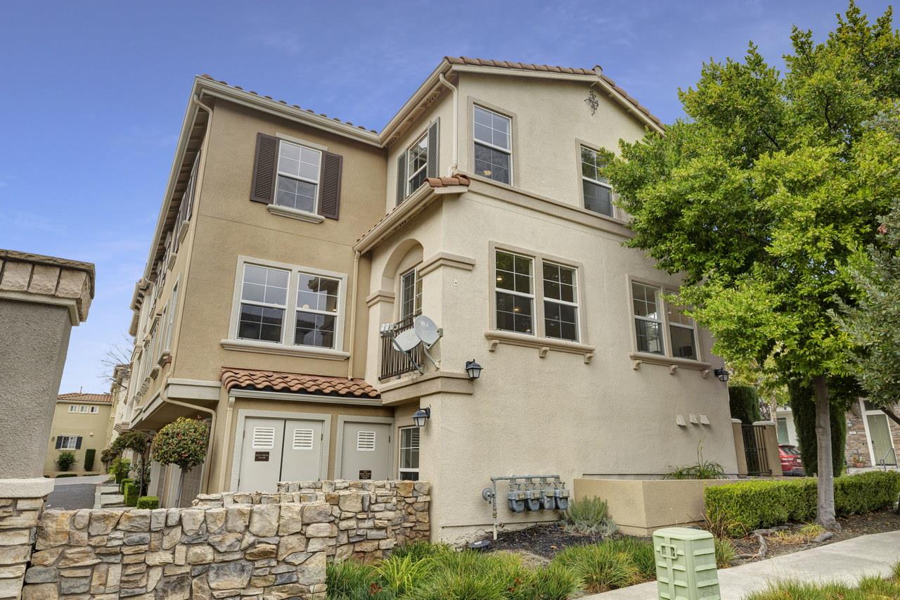 Detail Gallery Image 2 of 66 For 302 Adeline Ave, San Jose,  CA 95136 - 3 Beds | 3/1 Baths