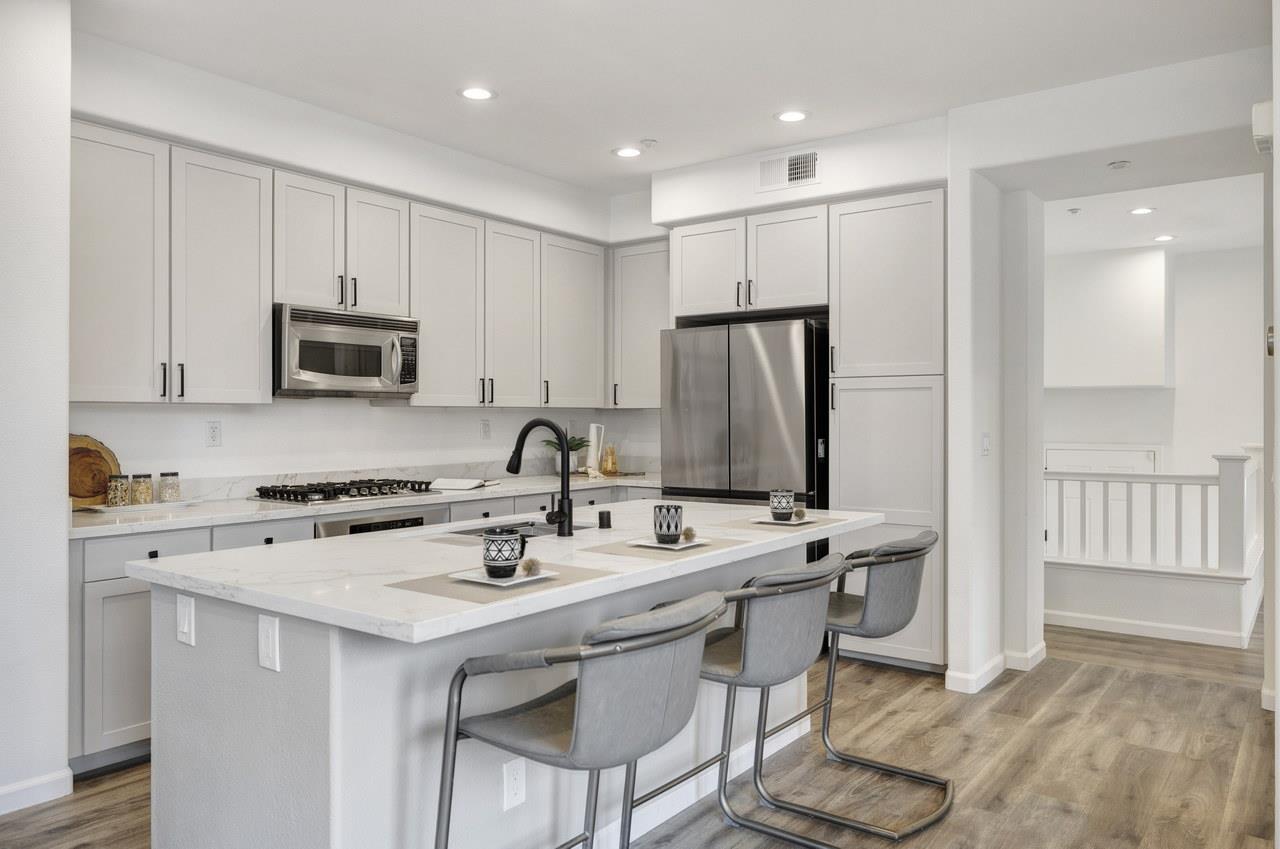 Detail Gallery Image 21 of 66 For 302 Adeline Ave, San Jose,  CA 95136 - 3 Beds | 3/1 Baths