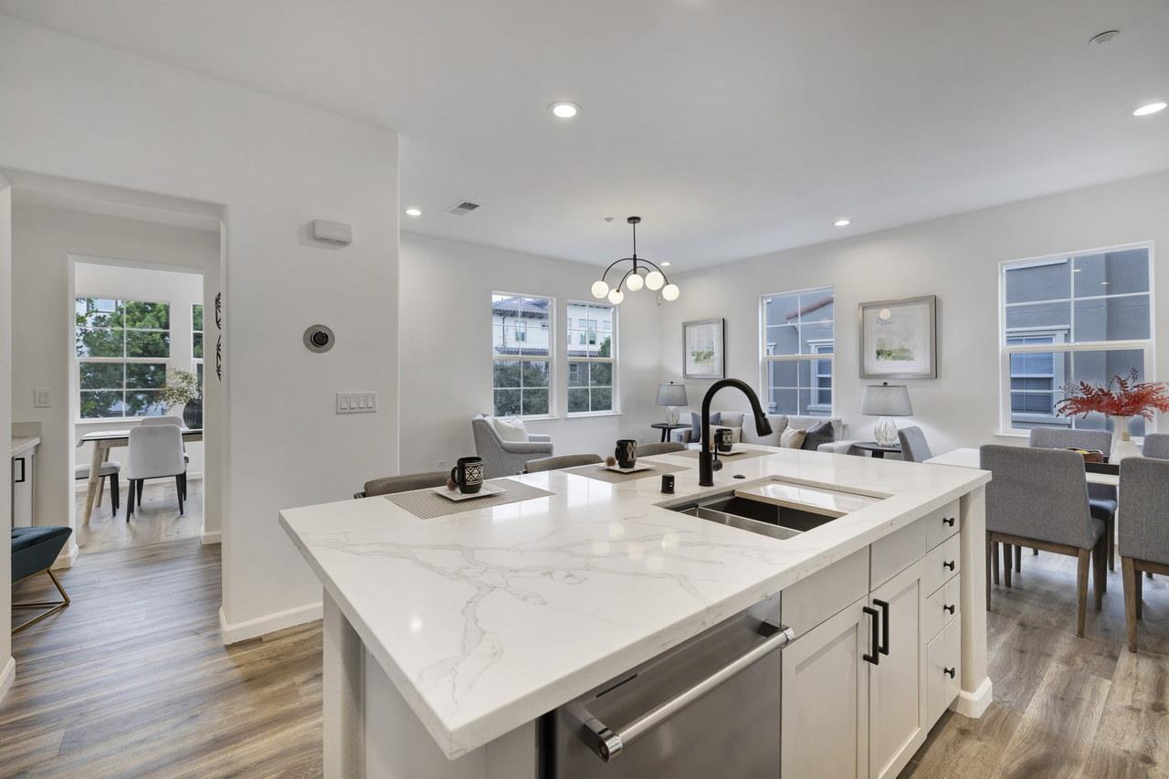 Detail Gallery Image 23 of 66 For 302 Adeline Ave, San Jose,  CA 95136 - 3 Beds | 3/1 Baths