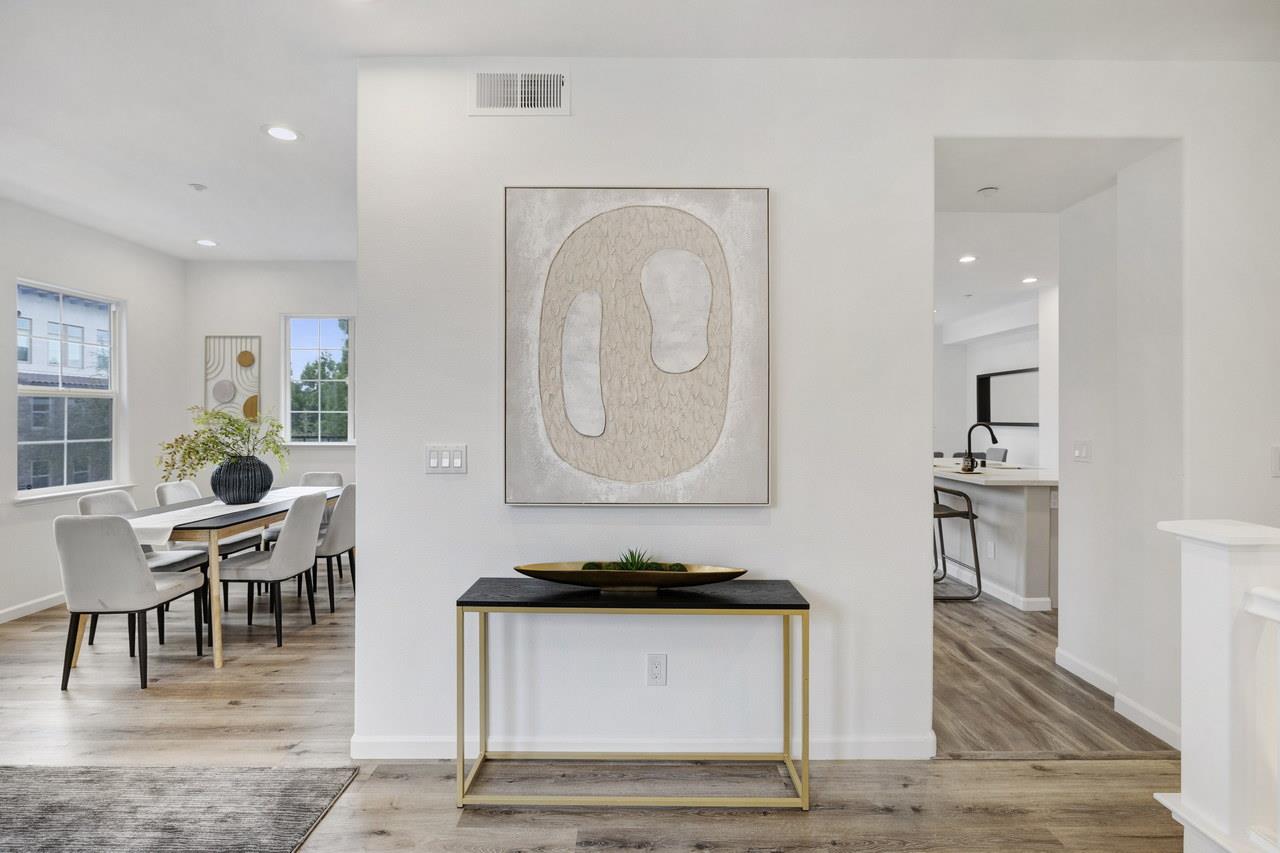 Detail Gallery Image 8 of 66 For 302 Adeline Ave, San Jose,  CA 95136 - 3 Beds | 3/1 Baths