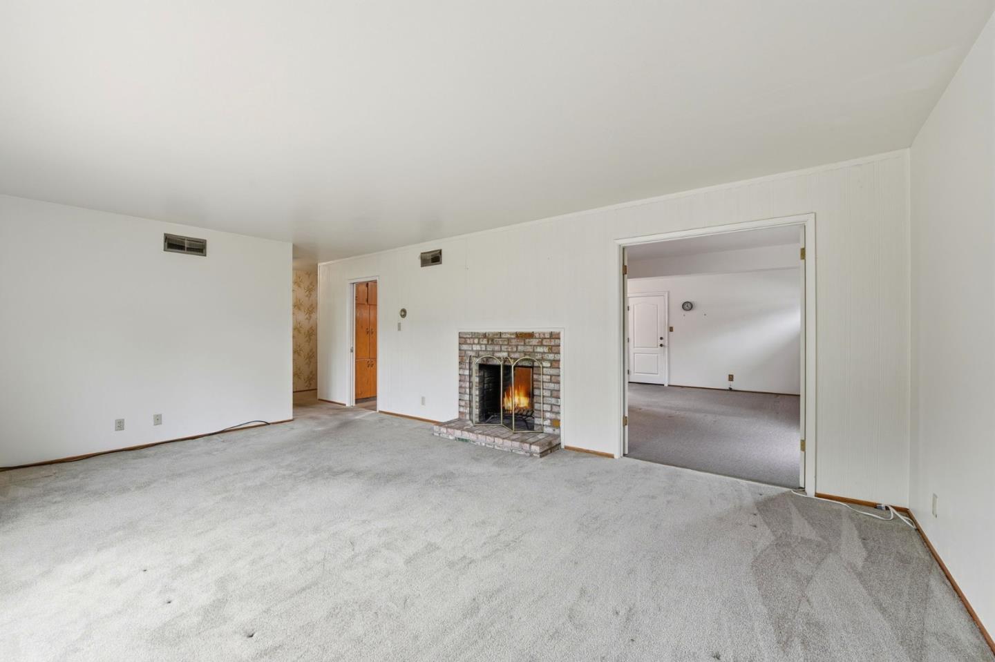 Detail Gallery Image 5 of 28 For 1134 Danbury Dr, San Jose,  CA 95129 - 4 Beds | 2 Baths