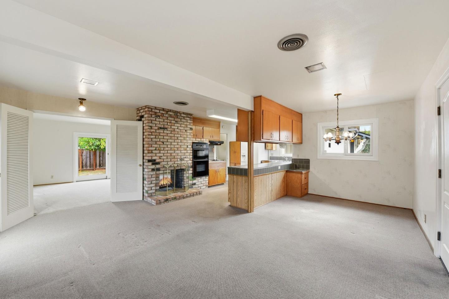 Detail Gallery Image 8 of 28 For 1134 Danbury Dr, San Jose,  CA 95129 - 4 Beds | 2 Baths