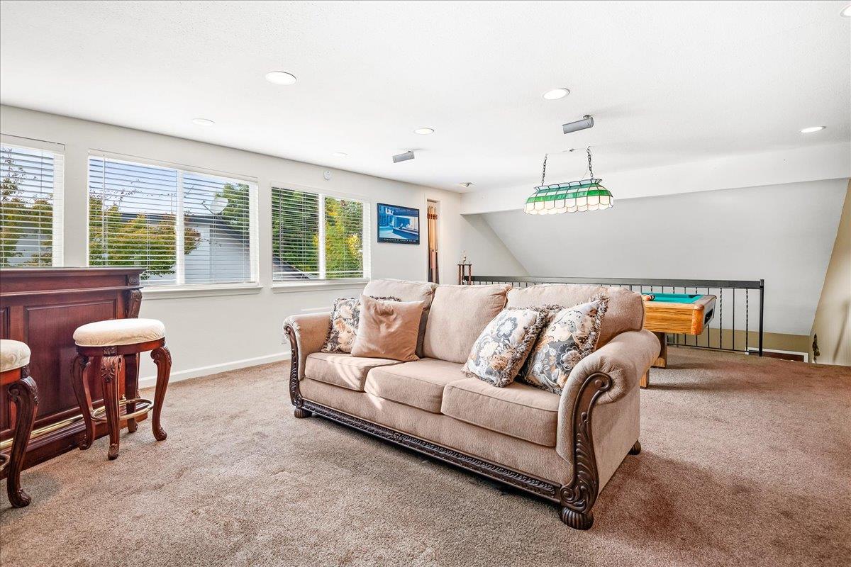 Detail Gallery Image 16 of 33 For 272 Los Palmos Way, San Jose,  CA 95119 - 5 Beds | 2/1 Baths