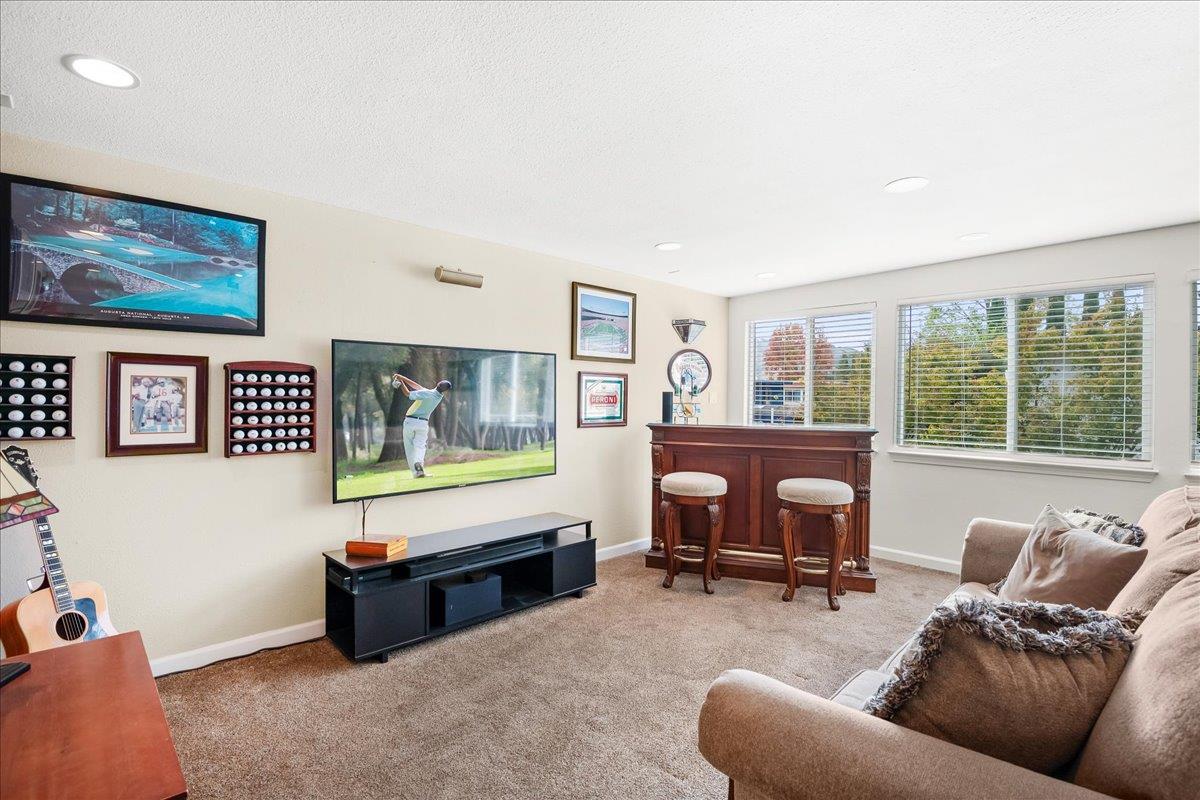 Detail Gallery Image 17 of 33 For 272 Los Palmos Way, San Jose,  CA 95119 - 5 Beds | 2/1 Baths