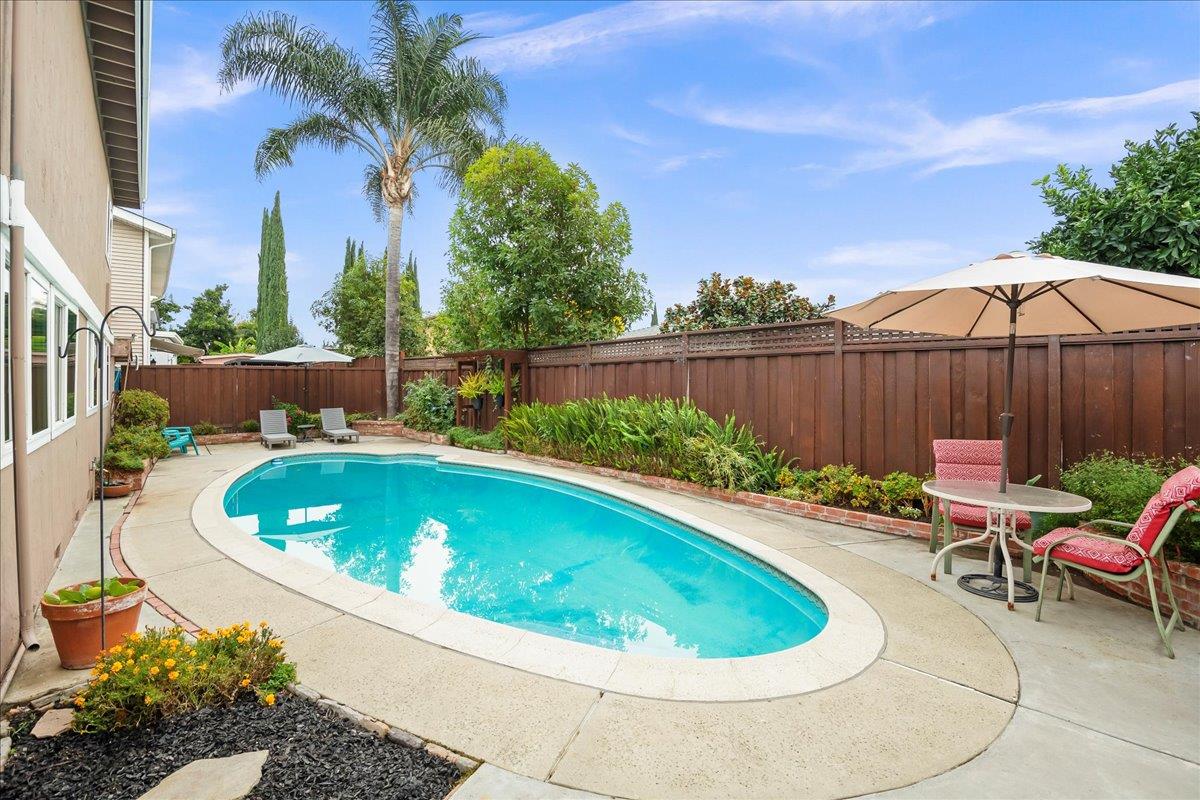 Detail Gallery Image 21 of 33 For 272 Los Palmos Way, San Jose,  CA 95119 - 5 Beds | 2/1 Baths