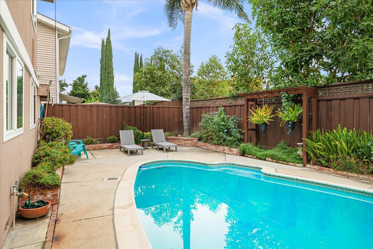 Detail Gallery Image 22 of 33 For 272 Los Palmos Way, San Jose,  CA 95119 - 5 Beds | 2/1 Baths