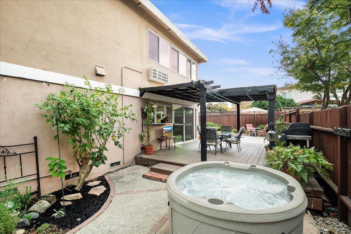 Detail Gallery Image 25 of 33 For 272 Los Palmos Way, San Jose,  CA 95119 - 5 Beds | 2/1 Baths