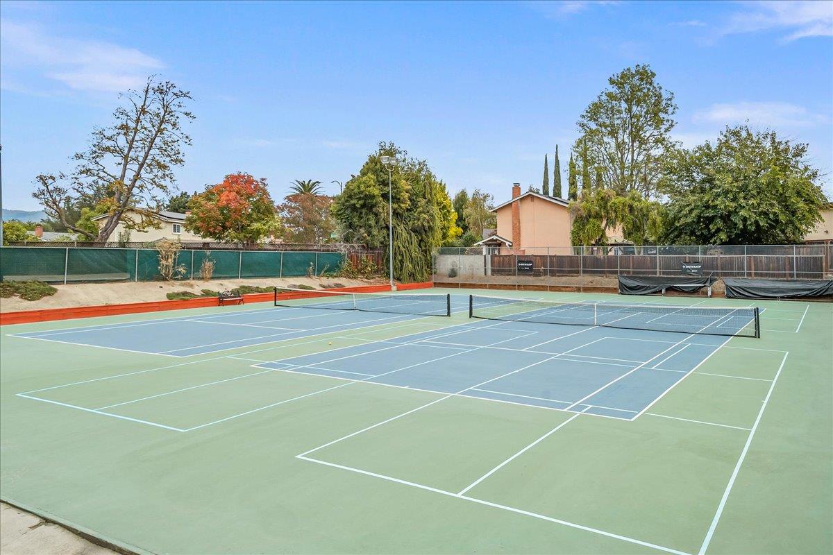 Detail Gallery Image 27 of 33 For 272 Los Palmos Way, San Jose,  CA 95119 - 5 Beds | 2/1 Baths