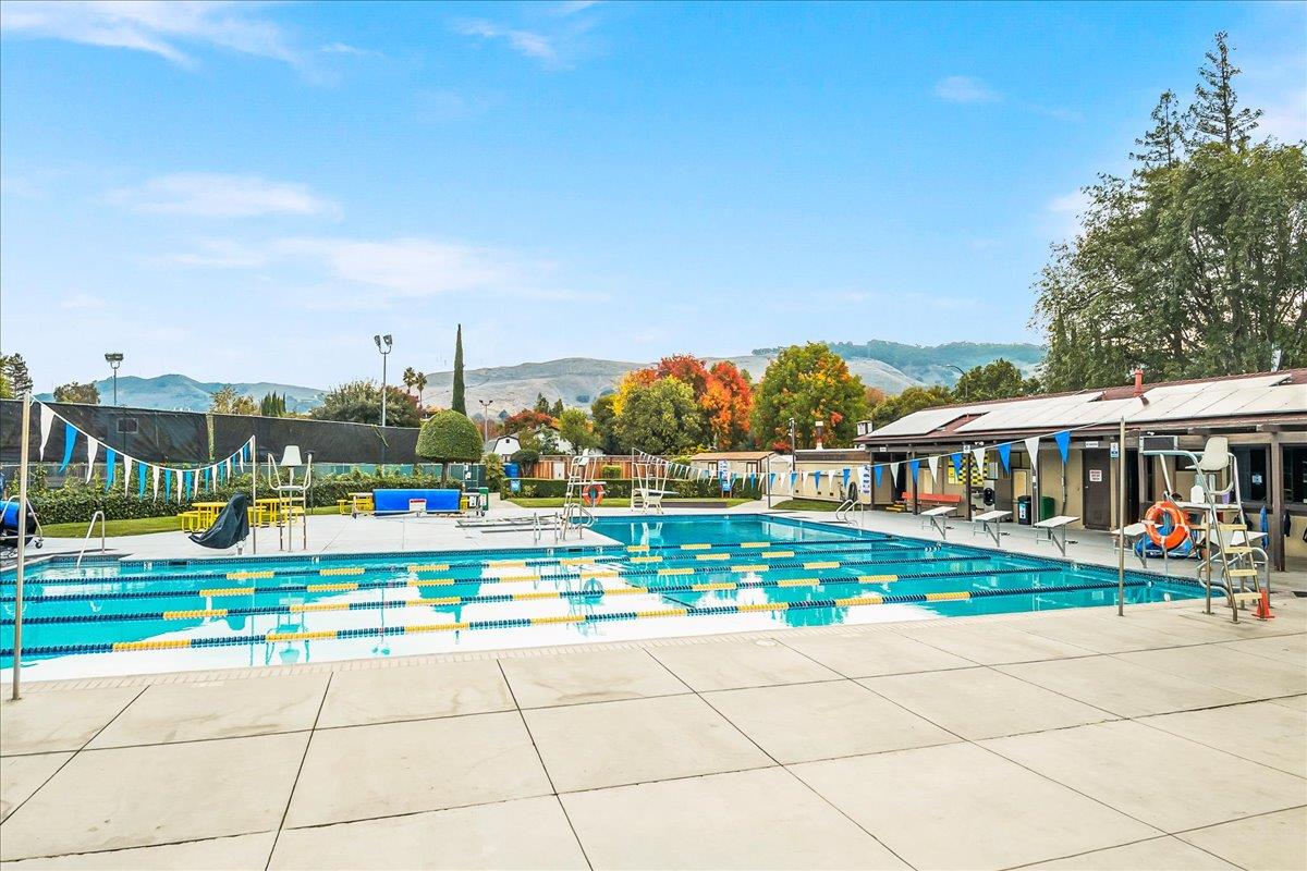 Detail Gallery Image 29 of 33 For 272 Los Palmos Way, San Jose,  CA 95119 - 5 Beds | 2/1 Baths