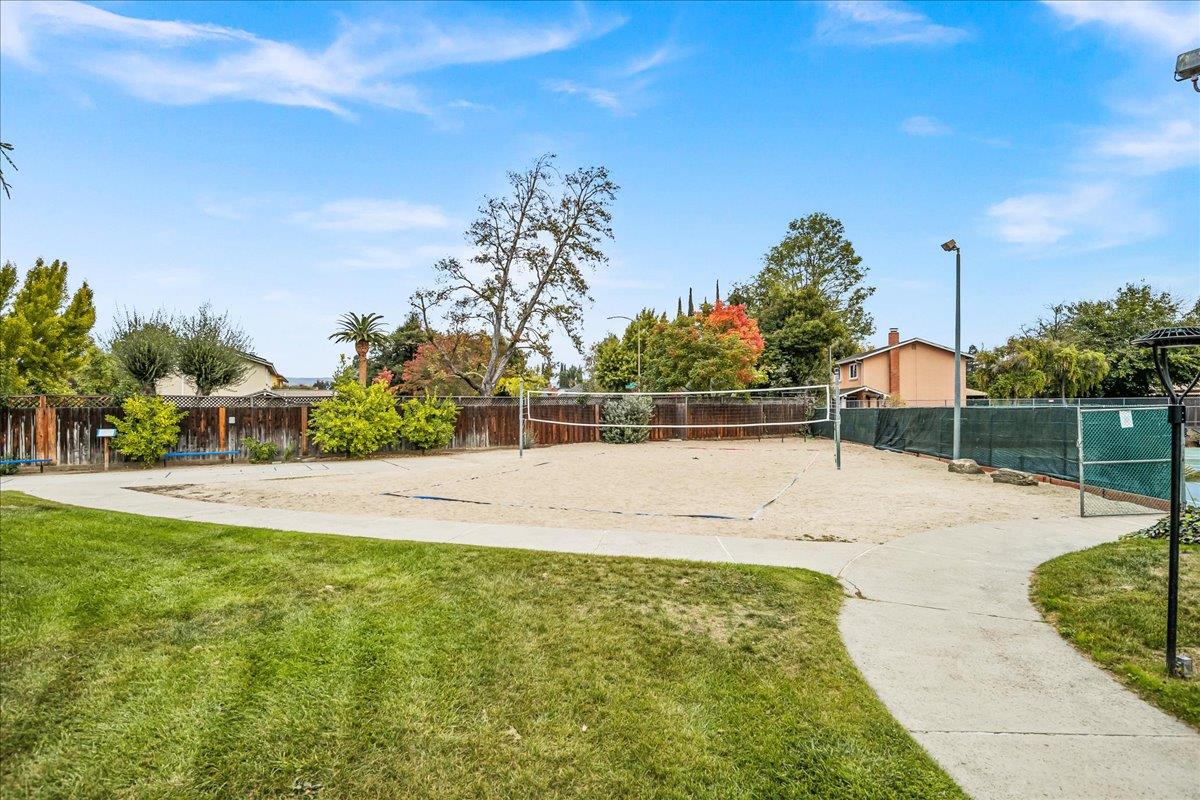 Detail Gallery Image 30 of 33 For 272 Los Palmos Way, San Jose,  CA 95119 - 5 Beds | 2/1 Baths