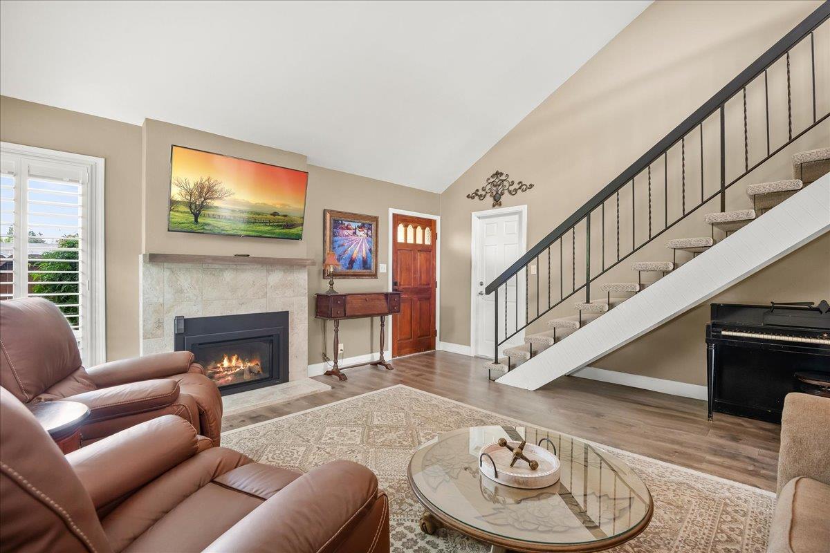 Detail Gallery Image 4 of 33 For 272 Los Palmos Way, San Jose,  CA 95119 - 5 Beds | 2/1 Baths