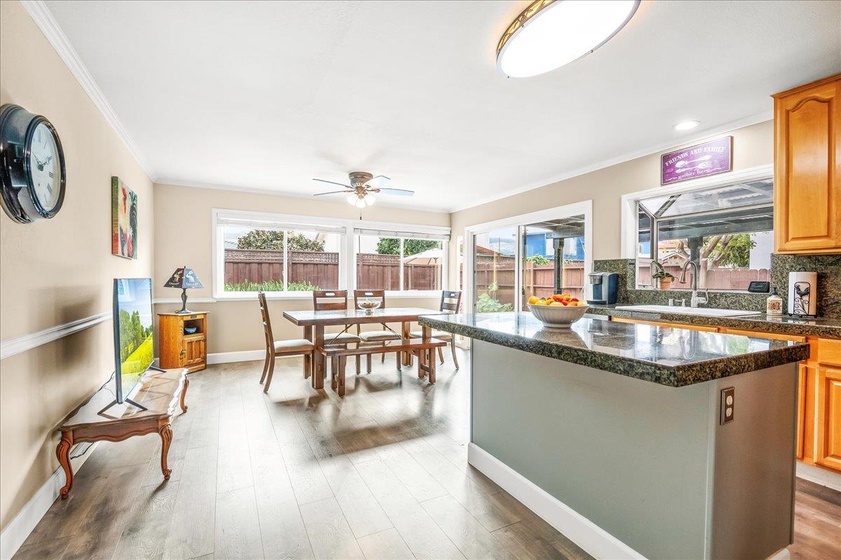 Detail Gallery Image 5 of 33 For 272 Los Palmos Way, San Jose,  CA 95119 - 5 Beds | 2/1 Baths