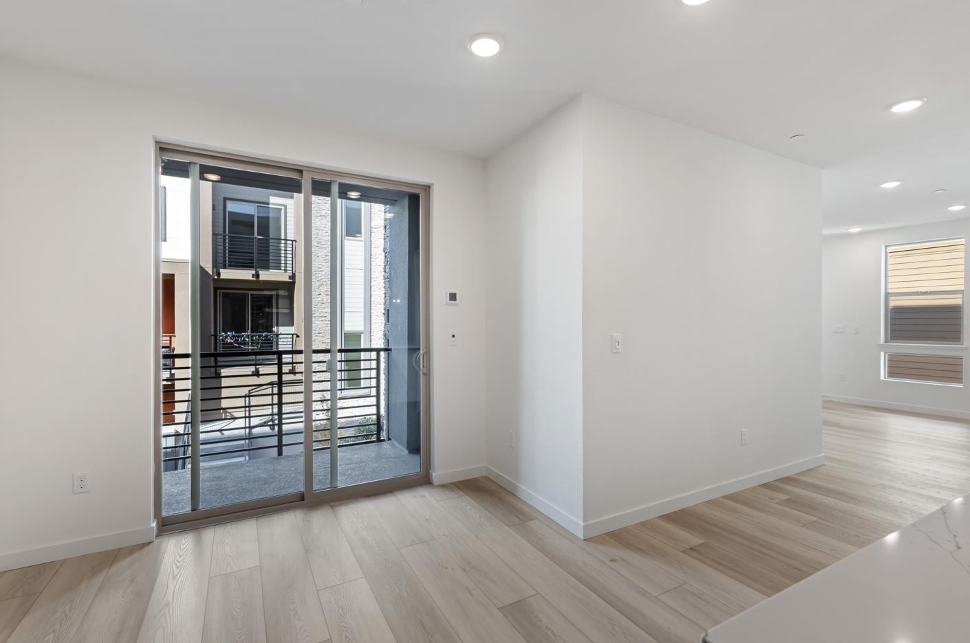 Detail Gallery Image 11 of 18 For 6710 Optimum Loop, San Jose,  CA 95119 - 3 Beds | 3 Baths