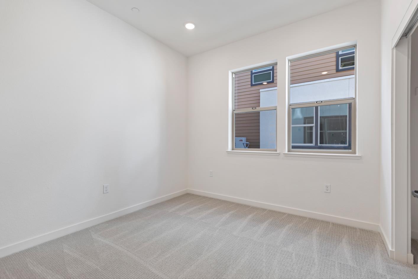 Detail Gallery Image 2 of 18 For 6710 Optimum Loop, San Jose,  CA 95119 - 3 Beds | 3 Baths