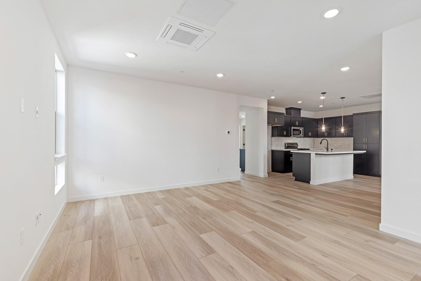 Detail Gallery Image 5 of 18 For 6710 Optimum Loop, San Jose,  CA 95119 - 3 Beds | 3 Baths