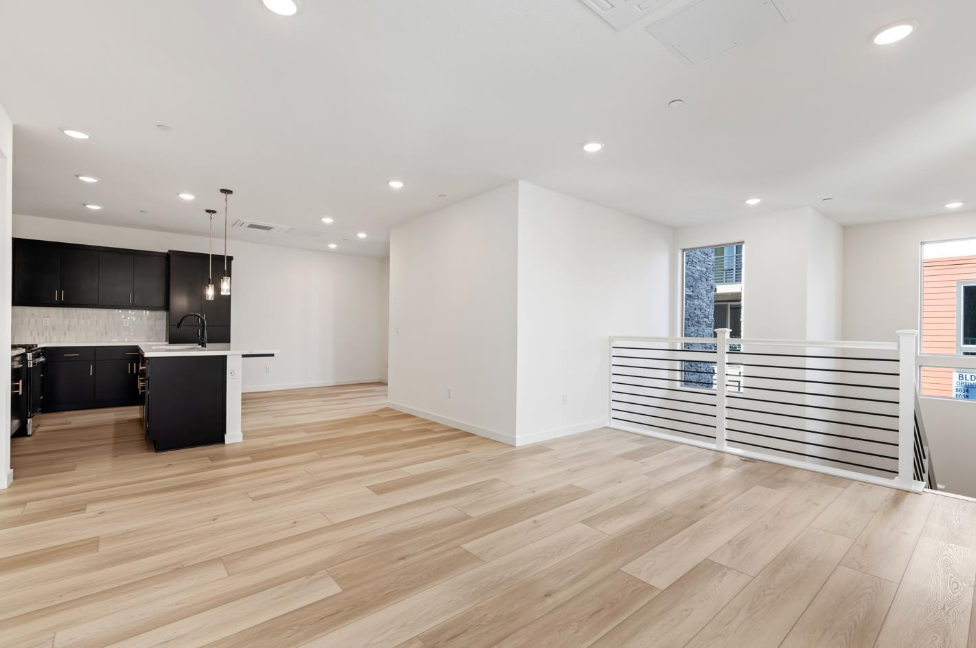 Detail Gallery Image 6 of 18 For 6710 Optimum Loop, San Jose,  CA 95119 - 3 Beds | 3 Baths