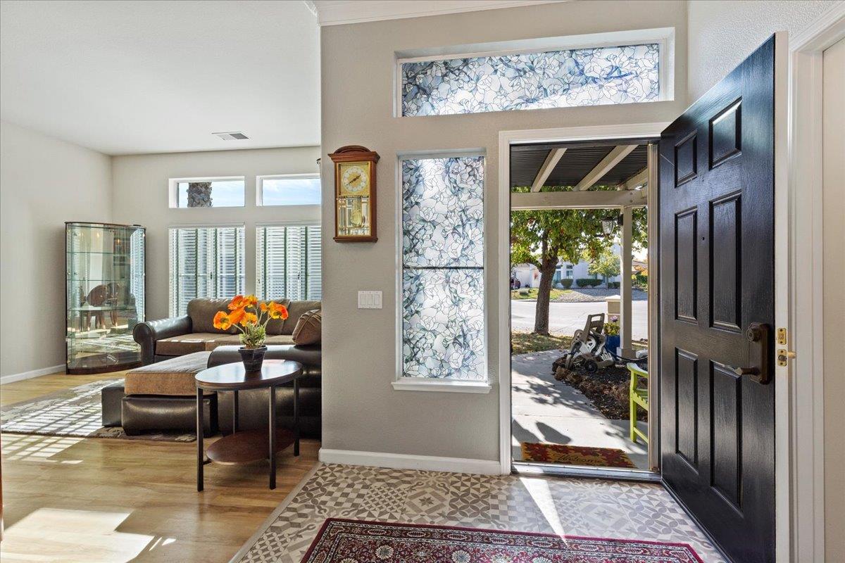 Detail Gallery Image 4 of 38 For 490 Chesapeake Ter, Brentwood,  CA 94513 - 2 Beds | 2/1 Baths