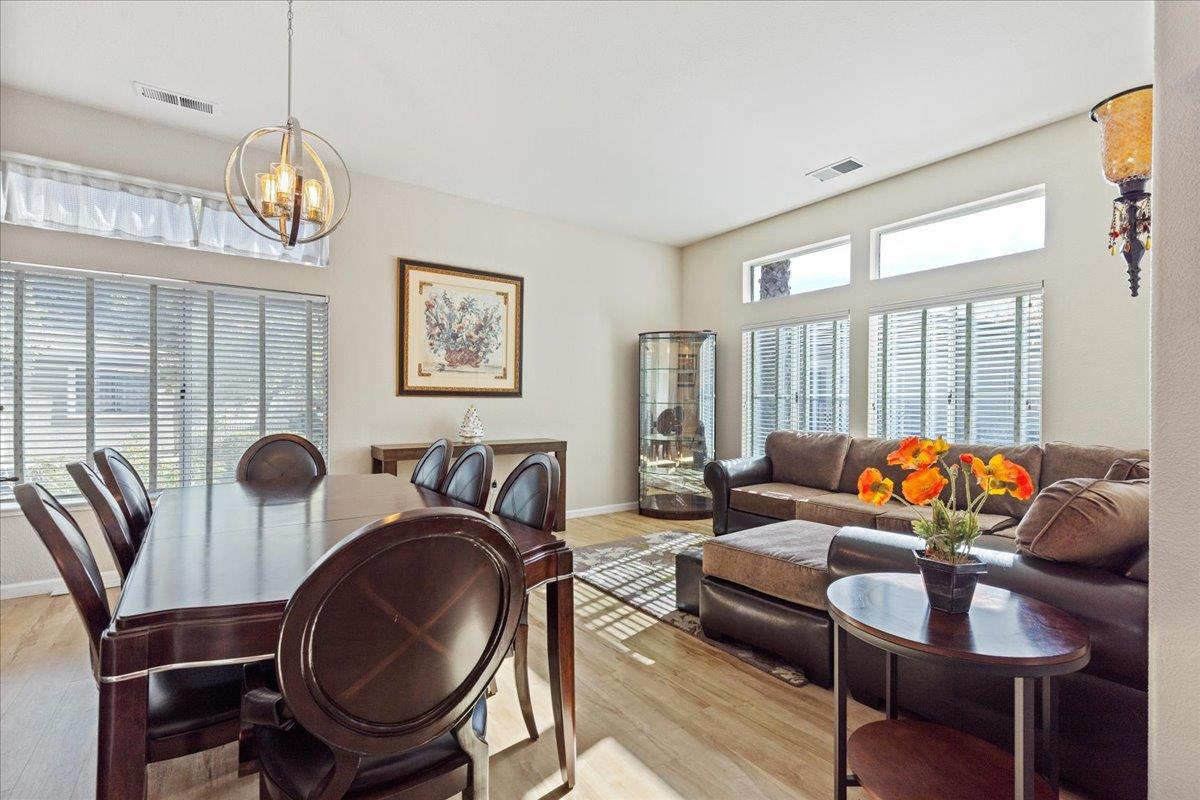 Detail Gallery Image 5 of 38 For 490 Chesapeake Ter, Brentwood,  CA 94513 - 2 Beds | 2/1 Baths