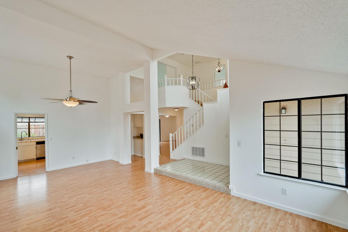 Detail Gallery Image 16 of 32 For 1134 Discovery Way, Concord,  CA 94521 - 4 Beds | 3 Baths