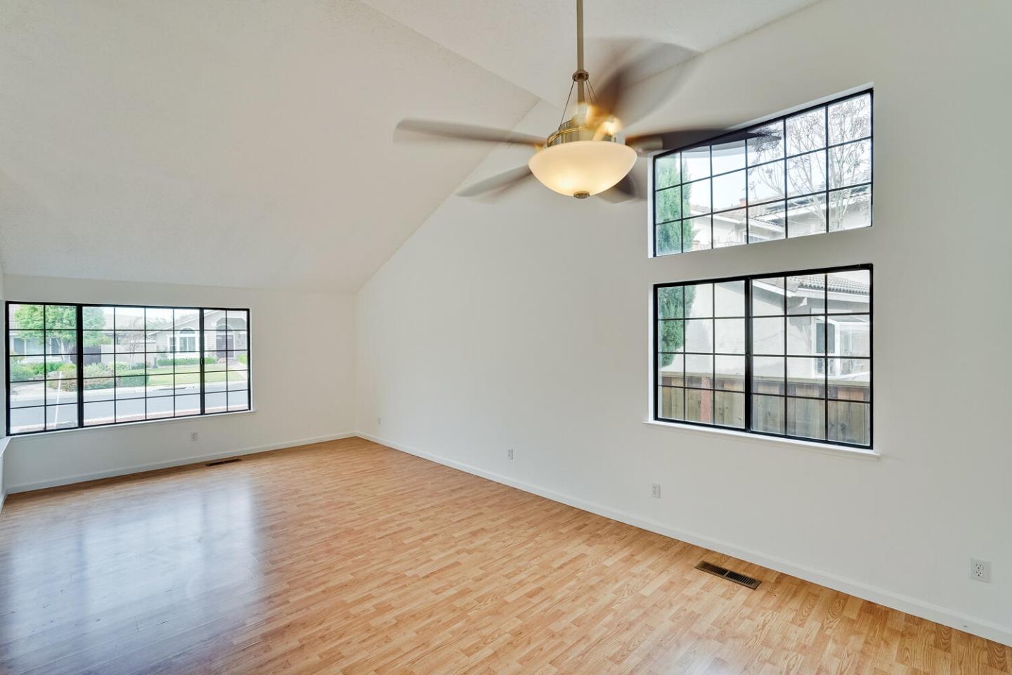 Detail Gallery Image 5 of 32 For 1134 Discovery Way, Concord,  CA 94521 - 4 Beds | 3 Baths