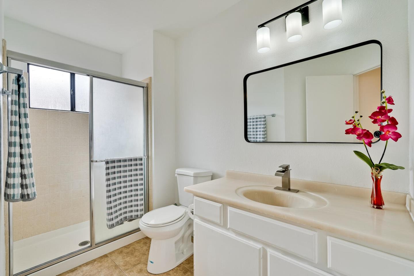 Detail Gallery Image 9 of 32 For 1134 Discovery Way, Concord,  CA 94521 - 4 Beds | 3 Baths