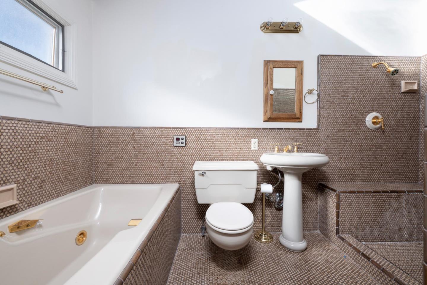 Detail Gallery Image 11 of 18 For 321 Ashton Ave, Millbrae,  CA 94030 - 0 Beds | 2/1 Baths