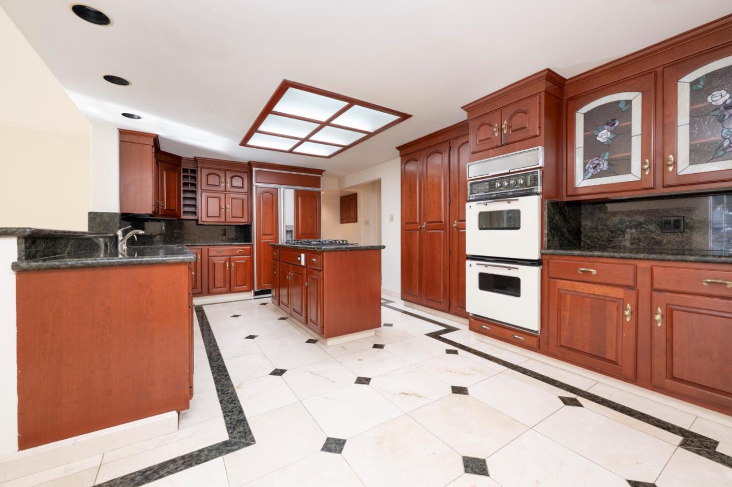 Detail Gallery Image 6 of 18 For 321 Ashton Ave, Millbrae,  CA 94030 - 0 Beds | 2/1 Baths