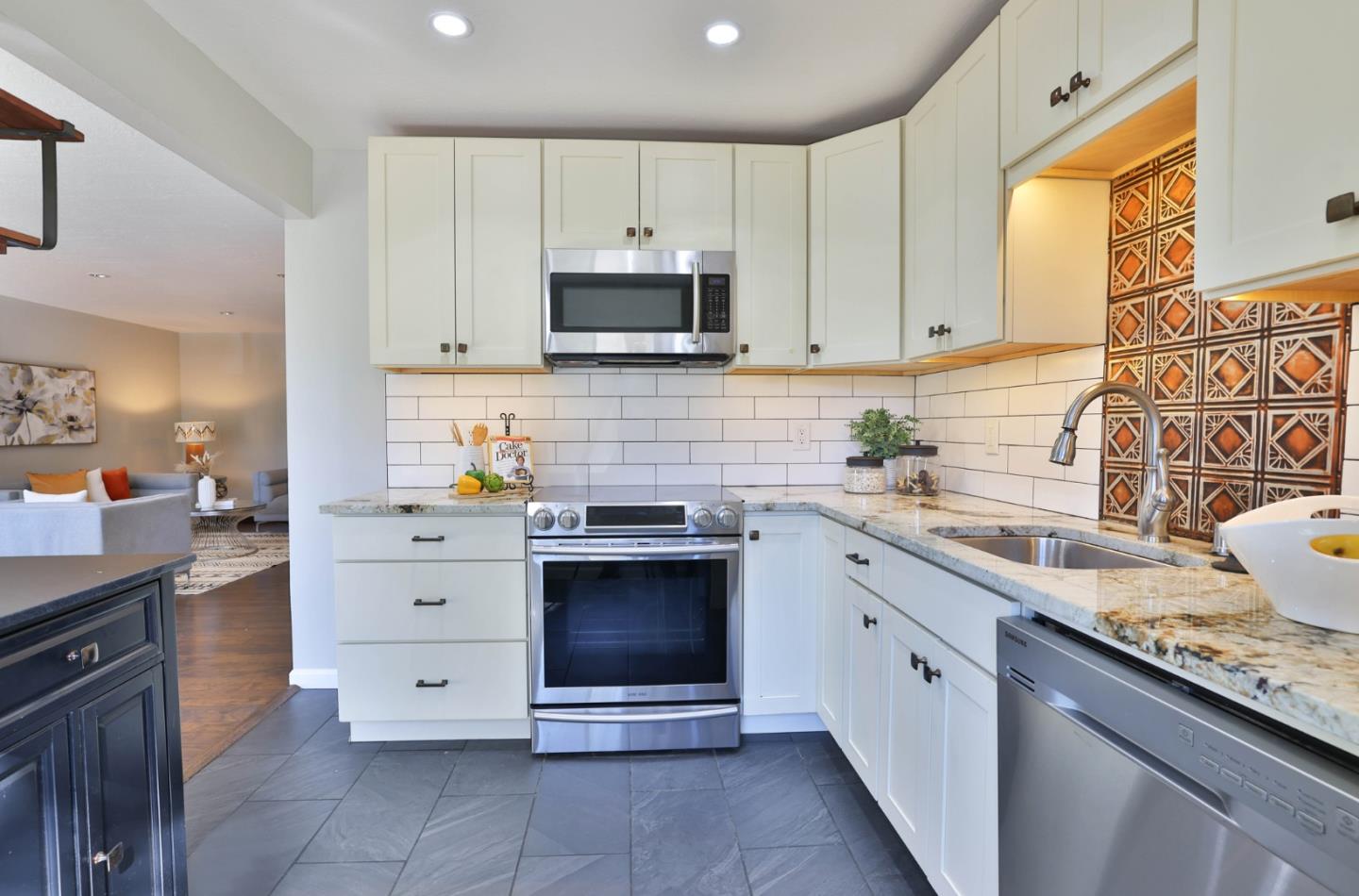 Detail Gallery Image 11 of 74 For 1458 Hudson St #116,  Redwood City,  CA 94061 - 2 Beds | 1 Baths