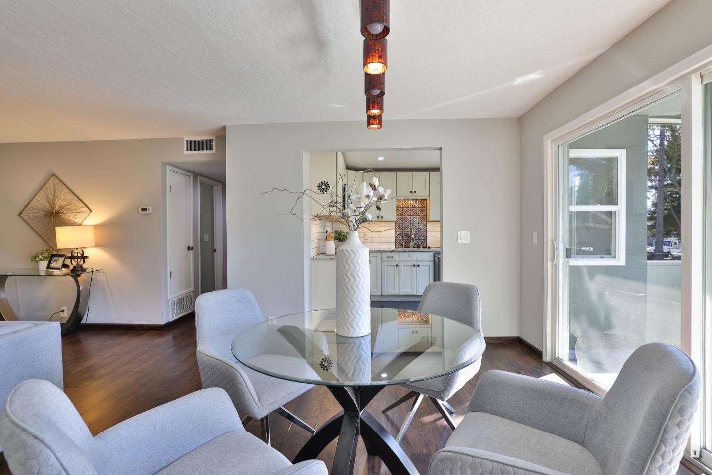 Detail Gallery Image 6 of 74 For 1458 Hudson St #116,  Redwood City,  CA 94061 - 2 Beds | 1 Baths
