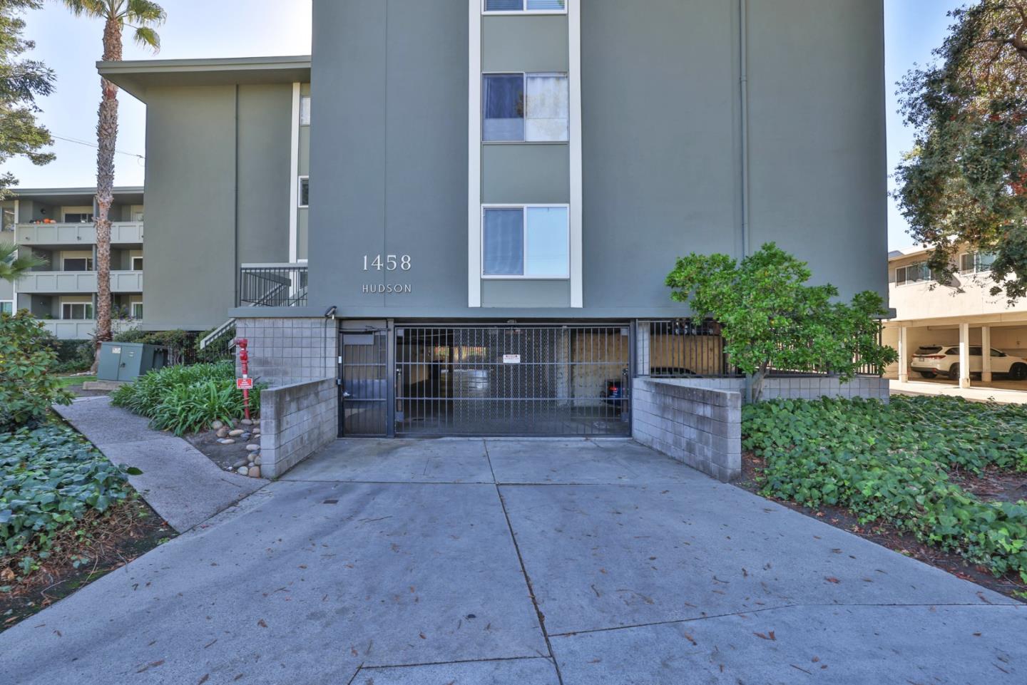 Detail Gallery Image 69 of 74 For 1458 Hudson St #116,  Redwood City,  CA 94061 - 2 Beds | 1 Baths