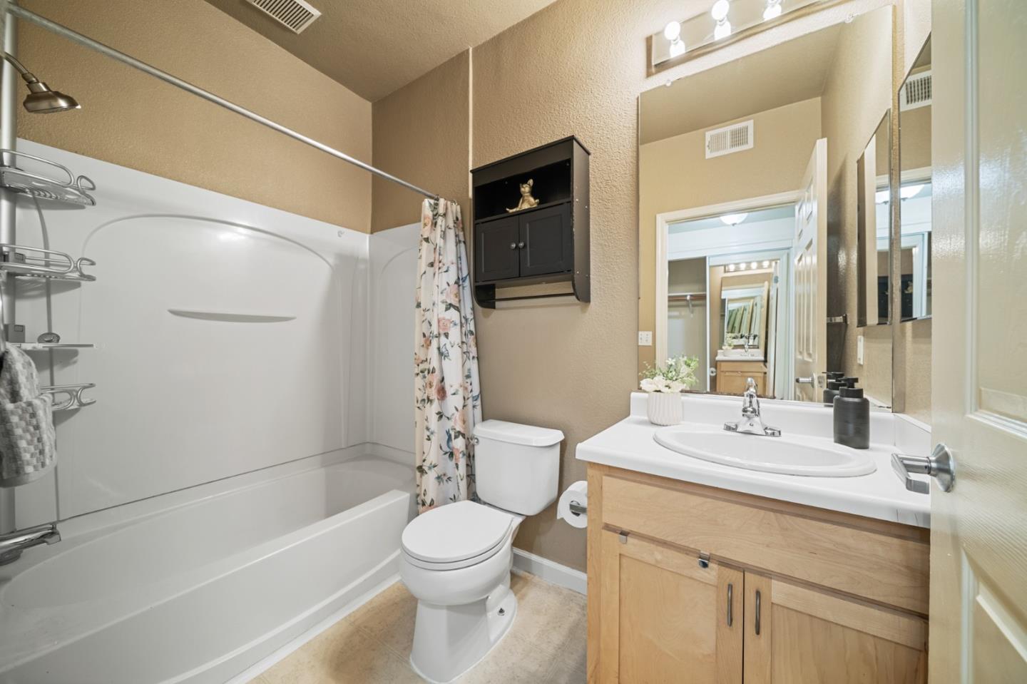 Detail Gallery Image 6 of 20 For 2177 Alum Rock Ave #128,  San Jose,  CA 95116 - 2 Beds | 2 Baths