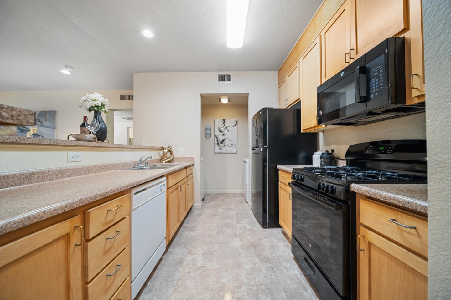 Detail Gallery Image 8 of 20 For 2177 Alum Rock Ave #128,  San Jose,  CA 95116 - 2 Beds | 2 Baths