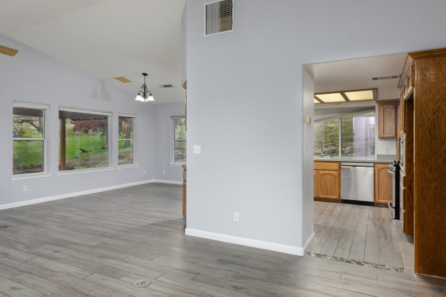 Detail Gallery Image 32 of 65 For 41508 Roaring River Ct, Coarsegold,  CA 93614 - 3 Beds | 2 Baths