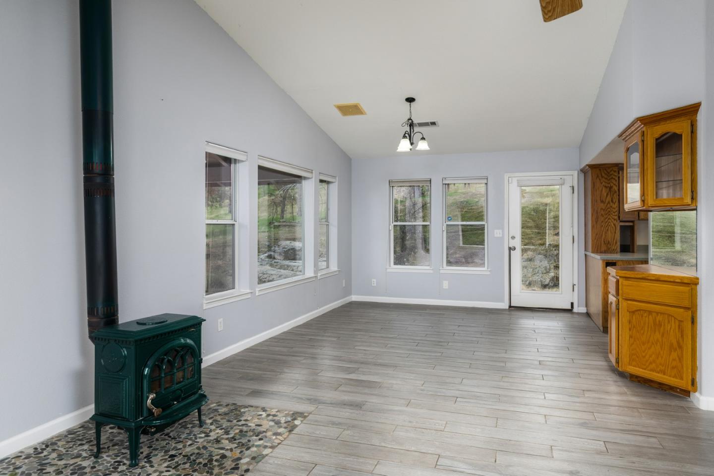 Detail Gallery Image 33 of 65 For 41508 Roaring River Ct, Coarsegold,  CA 93614 - 3 Beds | 2 Baths