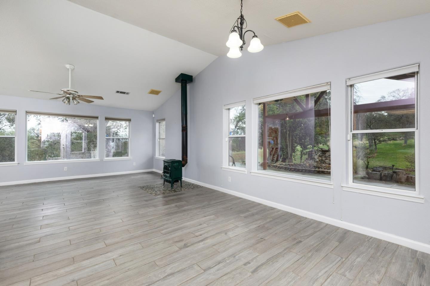 Detail Gallery Image 36 of 65 For 41508 Roaring River Ct, Coarsegold,  CA 93614 - 3 Beds | 2 Baths