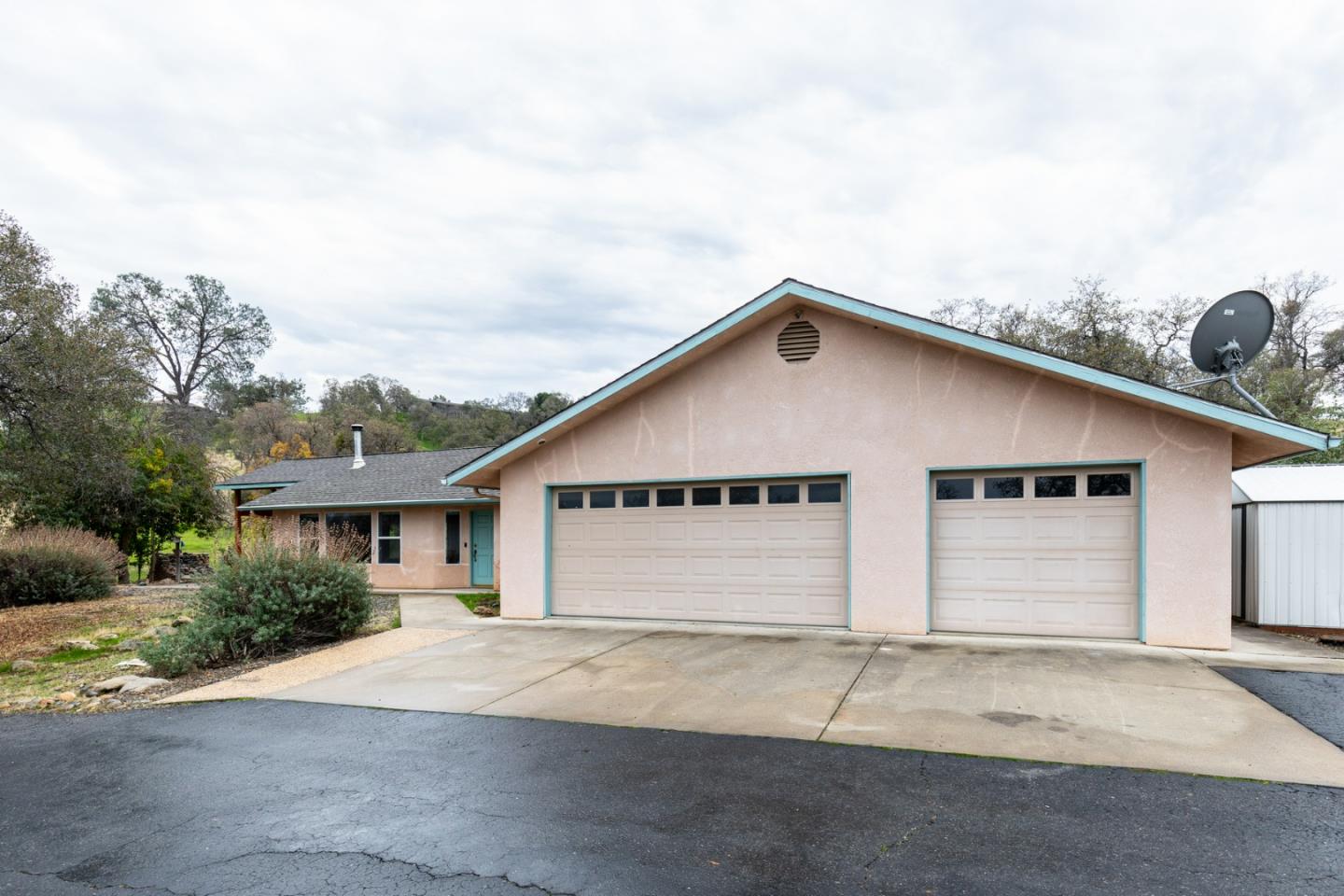 Detail Gallery Image 9 of 65 For 41508 Roaring River Ct, Coarsegold,  CA 93614 - 3 Beds | 2 Baths